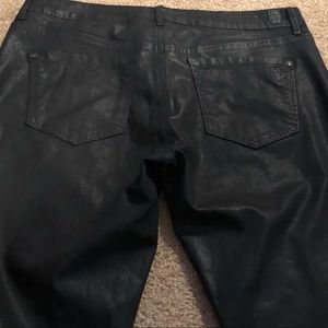Jessica Simpson Black shiny kiss me jeggings sz 30